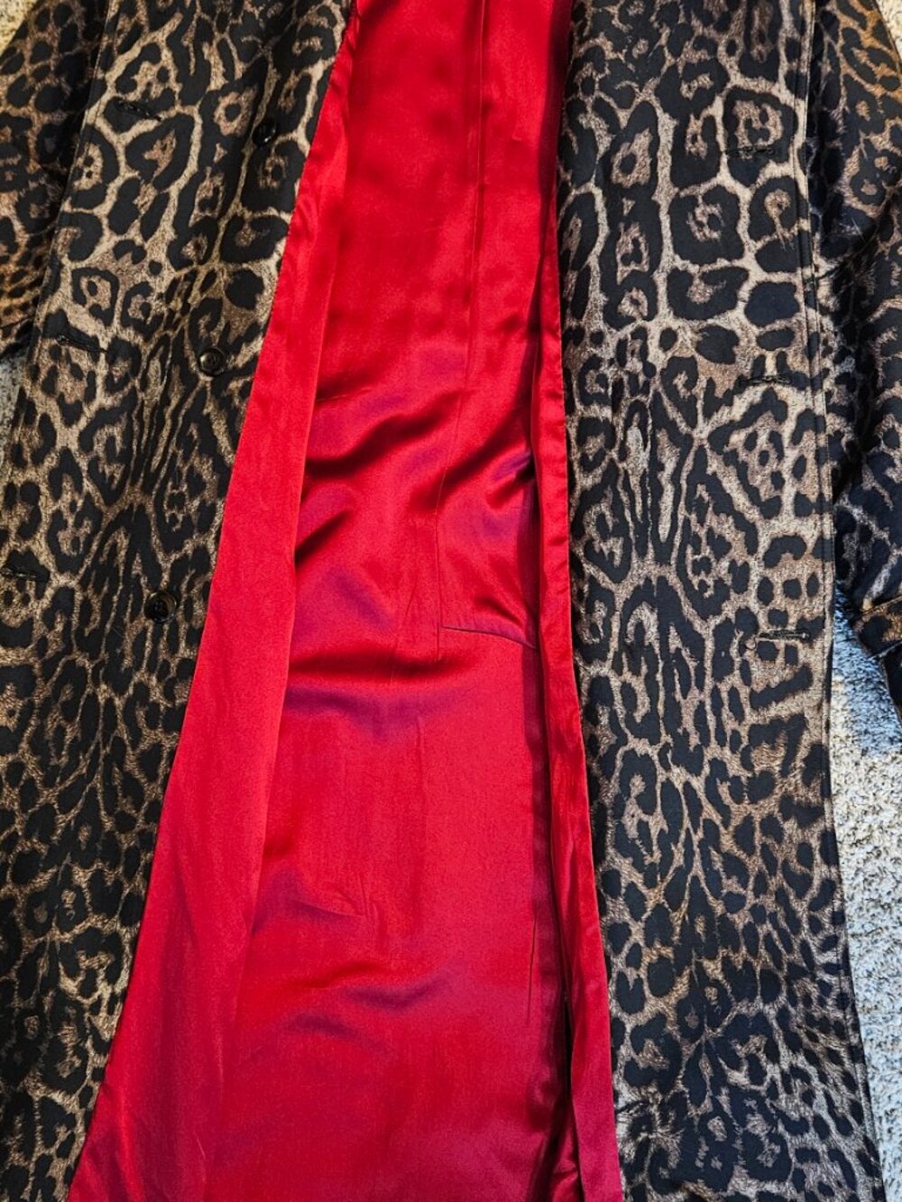 ST JOHN COLLECTION CHEATAH PRINT RAIN COAT, SIZE 10 {#825-5} - Picture 5 of 10